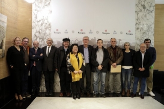 L&#039;alcalde Ballesteros i la rectora Figueras amb representants dels instituts de recerca de Tarragona implicats en el projecte del Banc d&#039;Espanya