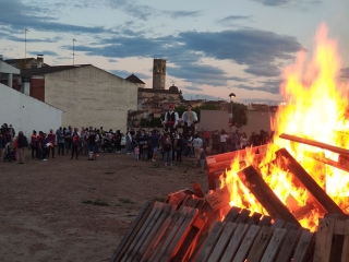 Imatge de la foguera de Sant Joan de Sarral, una de les primeres activitats d&#039;aquest estiu