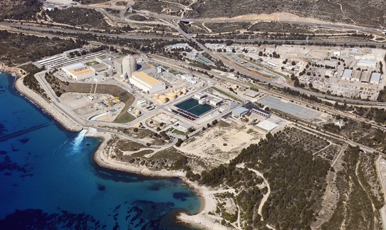 Vista aèria de la central nuclear Vandellòs II