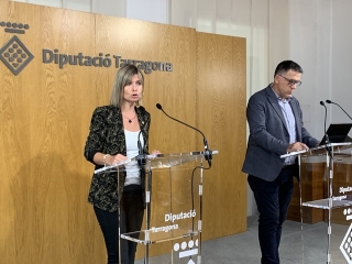 La presidenta de la Diputació, Noemí Llauradó, i el diputat delegat del Servei d’Assistència al Ciutadà, Joan Josep Garcia, han presentat aquest matí en roda de premsa els nous ajuts