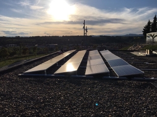 La Generalitat ha donat a l&#039;empresa un termini de dos anys per adaptar la instal·lació a les normatives vigents en matèria de construcció de plantes fotovoltaiques