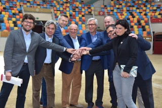 L&#039;alcalde de Tarragona, Josep Fèlix Ballesteros, amb membres de la delegació europea que van visitar les instal·lacions el passat mes de maig