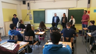 L’alcalde de Salou, Pere Granados, i la regidora d’Ensenyament, Julia Gómez, han visitat avui l’institut Marta Mata