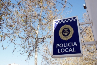 La Policia Local de Calafell realitza actuacions relacionades amb gossos cada dos díes 