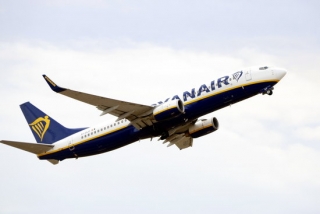 Un avió de Ryanair enlairant-se a l&#039;Aeroport de Reus, en una imatge d&#039;arxiu