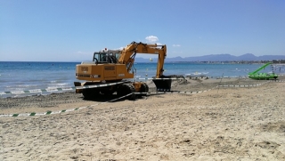 L’Ajuntament de Salou continua amb la restitució i protecció de la sorra de les platges i cales del municipi
