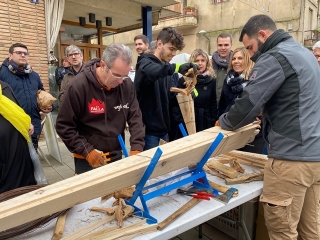 Les Falles del Pirineu, convidats a la fira, en un taller per aprendre a construir una falla