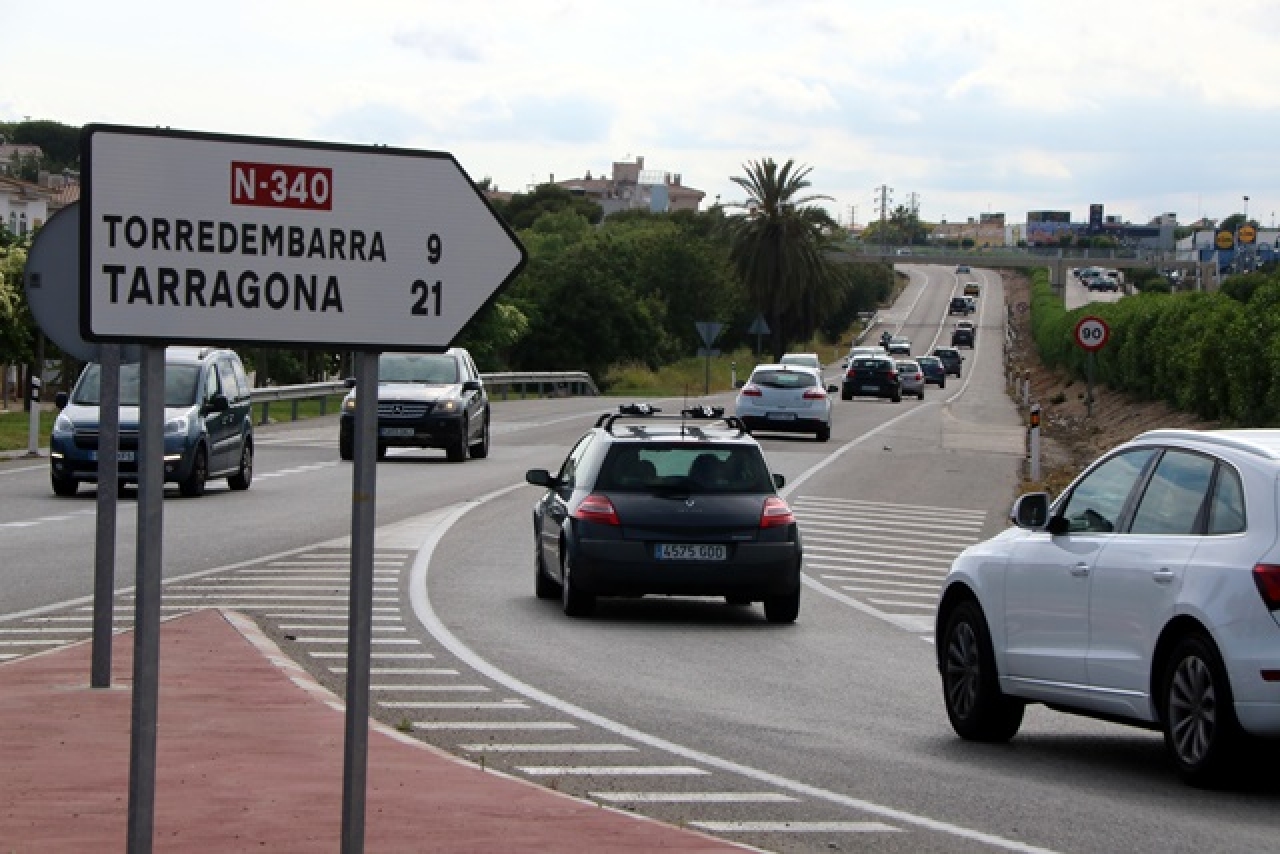 Imatge d&#039;arxiu de l&#039;N-340 a l&#039;altura de Roda de Berà, amb vehicles circulant en sentit Torredembarra i Tarragona