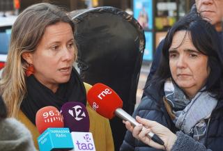 La portaveu del Grup Municipal d&#039;ERC Tarragona, Maria Roig, i la consellera republicana, Gemma Fusté, aquest dimarts en roda de premsa