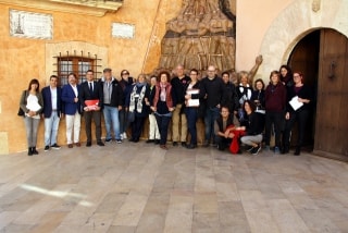 Foto de família de la visita guiada especial a la Vila Closa d&#039;Altafulla, adreçada als restauradors i restauradores del municipi 