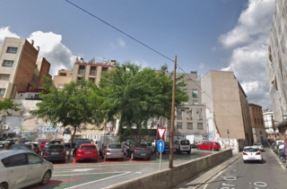 Imatge d&#039;arxiu del carrer de Josep M. Arnavat i Vilaró de Reus, que connecta amb l&#039;aparcament de zona blava de l&#039;àrea Miró