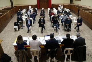 Imatge on es pot veure un moment de la reunió d&#039;alcaldes a Vinaixa per consensuar al·legacions contra el projecte de MAT que surt del Baix Cinca i passa per Segrià, Garrigues i l&#039;Anoia, a Vinaixa