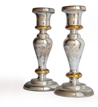 ‘Quan els objectes parlen’ presenta un joc de candelers del segle XIX per aquest mes de juny