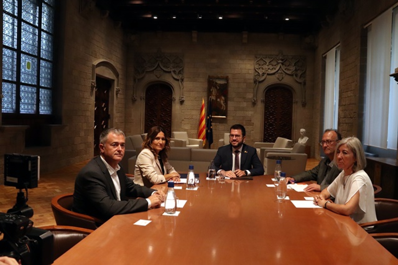 El president de la Generalitat, Pere Aragonès, i la consellera de la Presidència, Laura Vilagrà, es reuneixen amb la presidenta de l&#039;ANC; Dolors Feliu, el president d&#039;Òmnium, Xavier Antich, i el president de l&#039;AMI, Jordi Gaseni