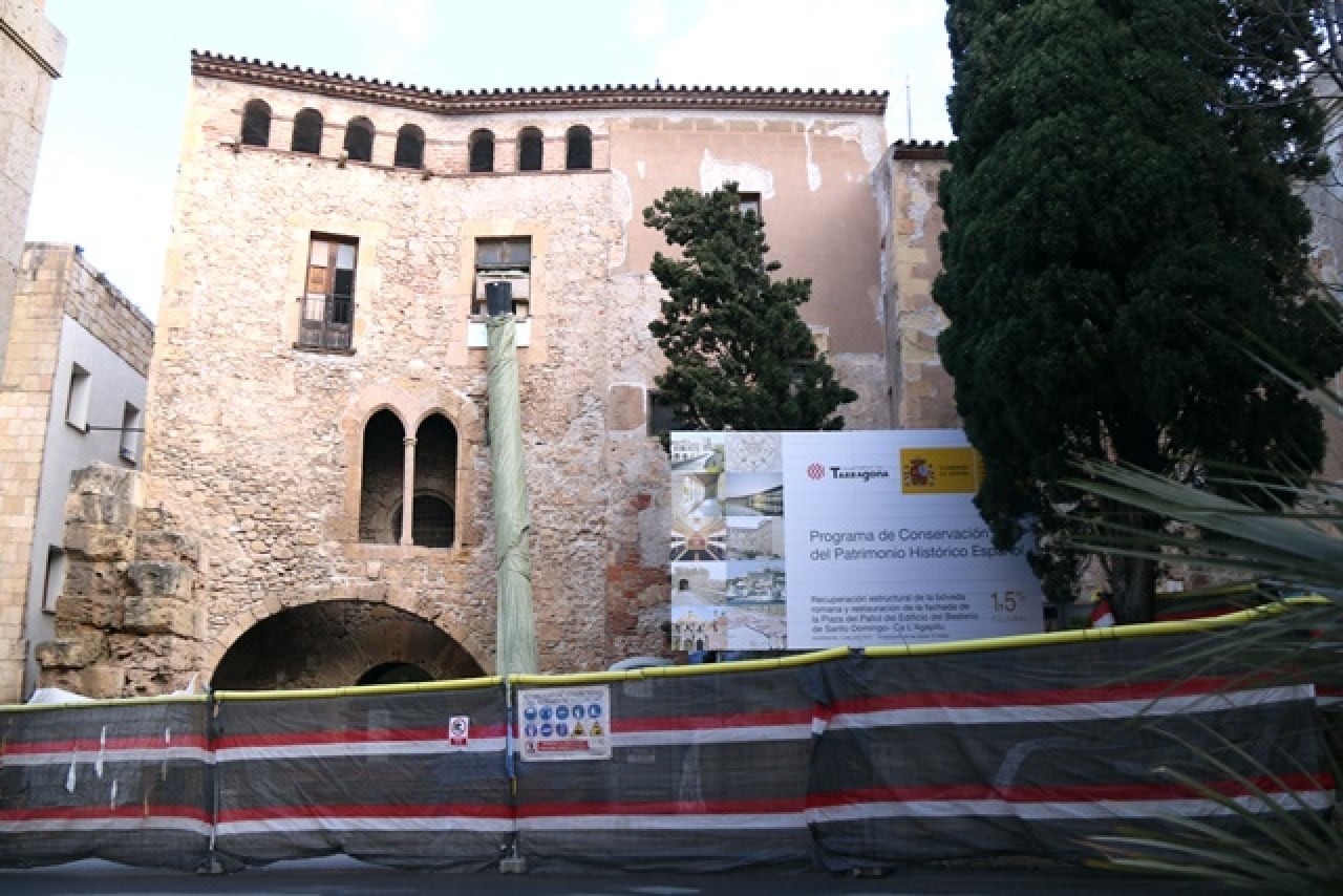 Edifici de Ca l&#039;Agapito de Tarragona amb les obres de restauració aturades