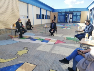 Imatge de la visita del conseller d&#039;Educació, Josep Bargalló, a l&#039;escola La Parellada de Santa Oliva