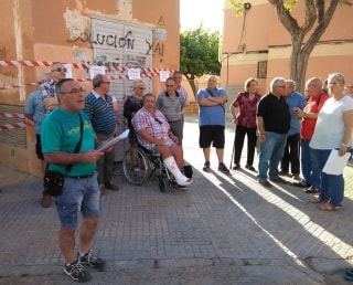 Concentració veïnal dijous passat a Torreforta per demanar la retirada del vell transformador