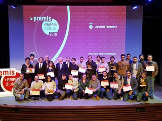 Foto de grup dels Premis Emprèn 2018 atorgats per la Diputació de Tarragona