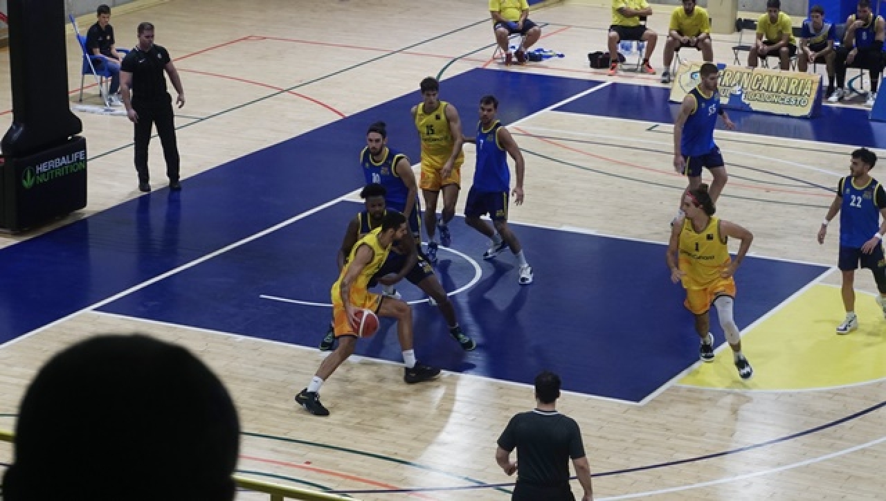Imatge del partit disputat aquest dissabte entre Gran Canaria i CB Salou