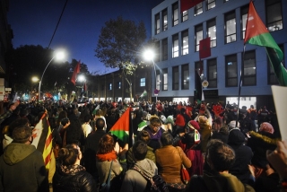 Concentració de suport al poble sahrauí al Consolat del Marroc, a Barcelona