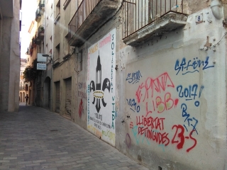 Al carrer Sant Oleguer la modificació afecta els edificis número 6, 8, 10 i 12 que es troben en ruïna i que només tenen part de les façanes i algunes mitgeres dempeus