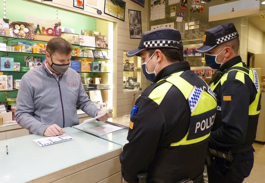Els policies es repartiran en torns de matí i tarda per lliurar als comerciants tot un seguit de consells senzills i pràctics per evitar delictes i furts