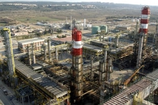 Vista general de la planta de Repsol a Tarragona.