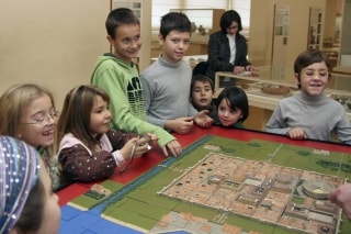 Activitat familiar &#039;Construeix una ciutat romana&#039; al Museu Nacional Arqueològic de Tarragona (MNAT)