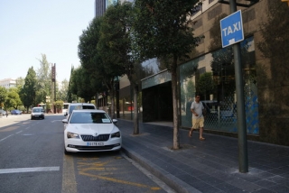 Imatge d&#039;arxiu d&#039;una parada de taxis a Tarragona