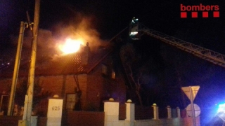 El foc ha cremat una casa unifamiliar de Querol, sense causar persones ferides
