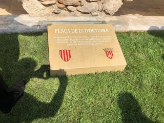 A la plaça de l&#039;1 d&#039;Octubre es va descobrir una placa amb el nom de l&#039;indret i un recordatori als montblanquins i montblanquines que van defensar les llibertats catalanes i el dret de decidir a la diada del referèndum de l&#039;any 2017