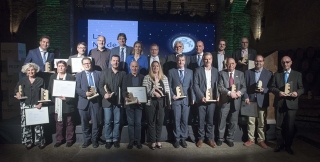 Foto de família de les 17 empreses reconegudes als Premis FEGP 2019 del Gran Penedès
