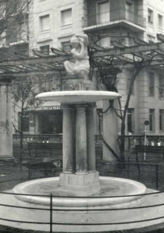 L’escultura obra d’Esteve Monegal tornarà a presidir la font monumental, recuperant la imatge de la font que els Vallencs de Fora Vila van regalar a la ciutat l’any 1921. A l