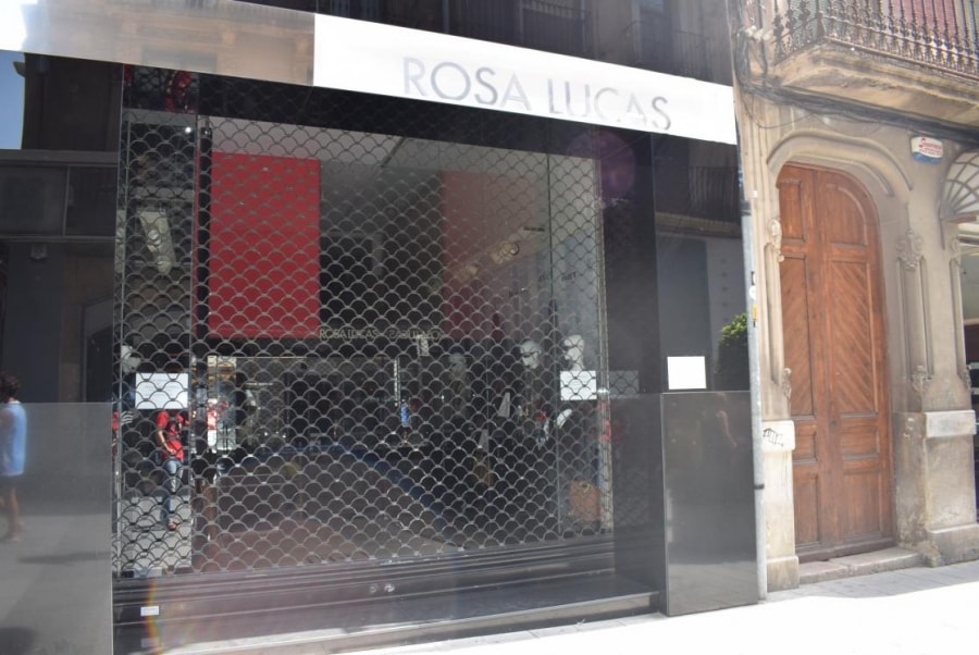 La botiga de Rosa Lucas al carrer de Llovera, 33, de Reus està tancada