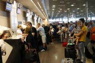 Imatge de llargues cues de passatgers per facturar a l&#039;Aeroport de Reus en relació a la fallida de la companyia Thomas Cook, el 24 de setembre del 2019