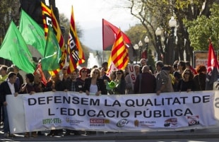 Concentració a la Rambla Nova de Tarragona convocada pels sindicats d&#039;ensenyament.