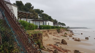 Imatge dels efectes del temporal Glòria a les platges de Tarragona