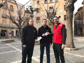 Representants de la Cucafera de Montblanc van lliurar els xumets a la Creu Roja de Tarragona