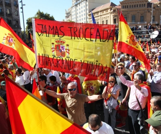 La manifestació espanyolista contra la Repúbllica, ahir, a Barcelona
