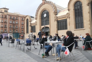 Imatge d&#039;arxiu de terrasses a la plaça Corsini de Tarragona