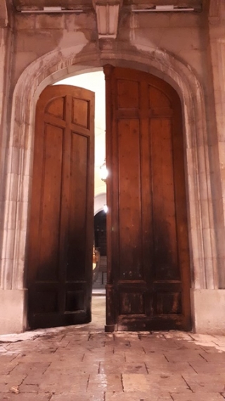 Aspecte de la porta de l&#039;Ajuntament de Tarragona
