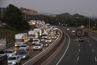 La marxa lenta de camions per l&#039;AP-7 en sentit Tarragona
