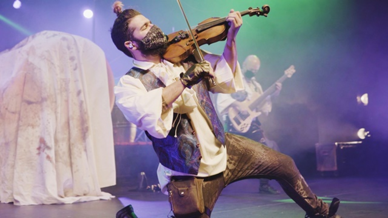Strad &quot;el violinista rebel&quot; presentarà aquest dissabte el seu concert-espectacle &#039;Ìcaro&#039; al Palau Firal i de Congressos de Tarragona
