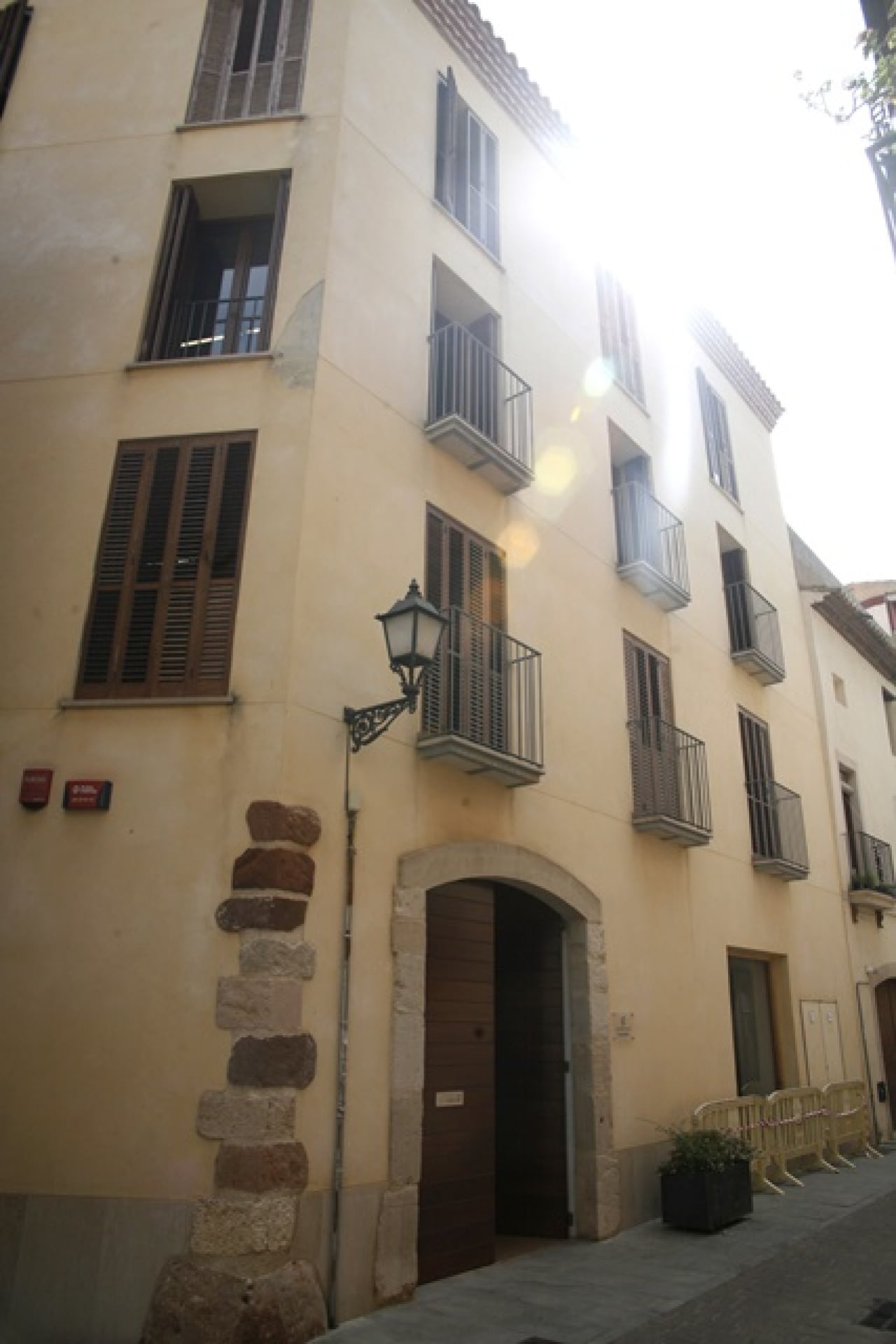 Imatge de la façana del Forn del Tallero, que alberga l&#039;Oficina Local d&#039;Habitatge de Cambrils