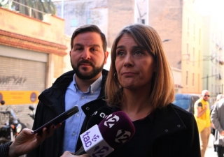 La líder de CatECP al Parlament, Jéssica Albiach, en l&#039;atenció als mitjans a Tarragona, en la primera trobada territorial del partit per aconseguir els avals en el procés de primàries, el 15 de febrer del 2020