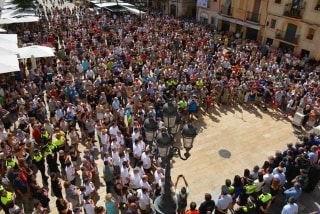 Concentració a la plaça de la Font per condemnar els atemptats de Barcelona, Cambrils i Alcanar