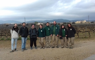 Membres de la cooperativa ArqueVitis, en una visita a un celler d&#039;Avinyonet del Penedès