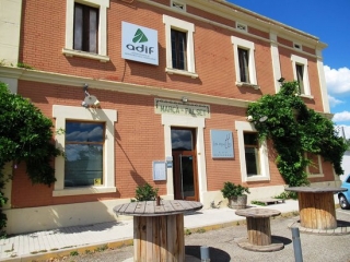 El Restaurant Les Agulles, situat a l’Estació de Tren Marçà-Falset, acollirà el cicle d&#039;actuacions