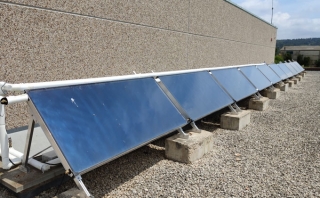 En total, s&#039;han instal·lat 10 plaques solars al pavelló