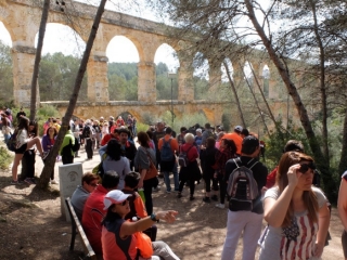 Imatge d&#039;arxiu de la Caminada popular del 2016, al seu pas pel Pont del Diable, que va reivindicar els camins i rutes verdes de Tarragona